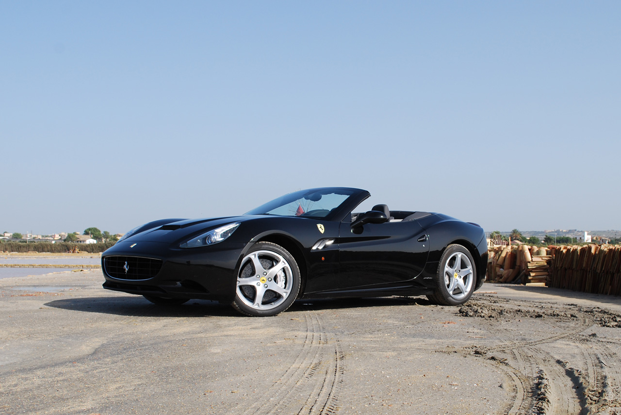 Ferrari California pro rok 2012 vyšší výkon a nižší hmotnost 5
