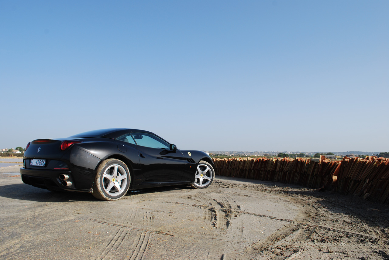 Ferrari California pro rok 2012 vyšší výkon a nižší hmotnost 6