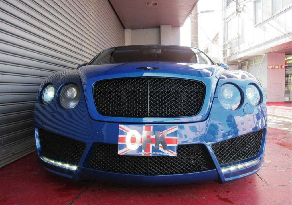 Velmi povedeně upravený Bentley Continental GT Convertible 3