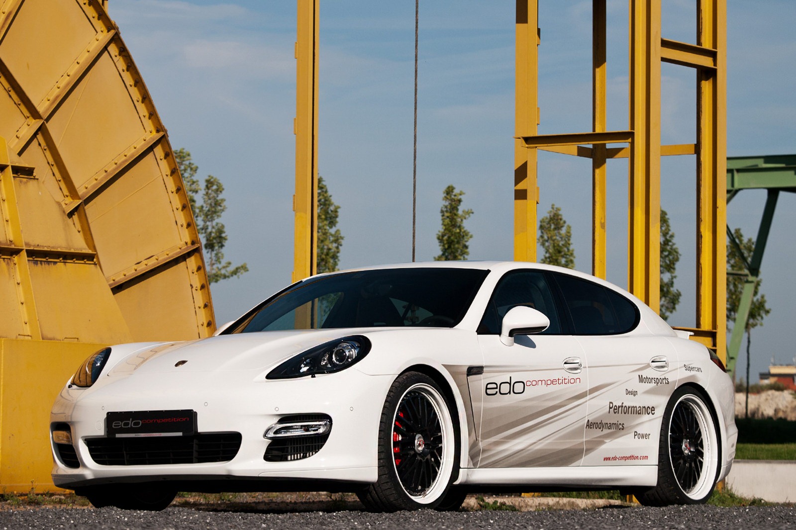 Velmi výkonné Porsche Panamera od Edo Competition 6