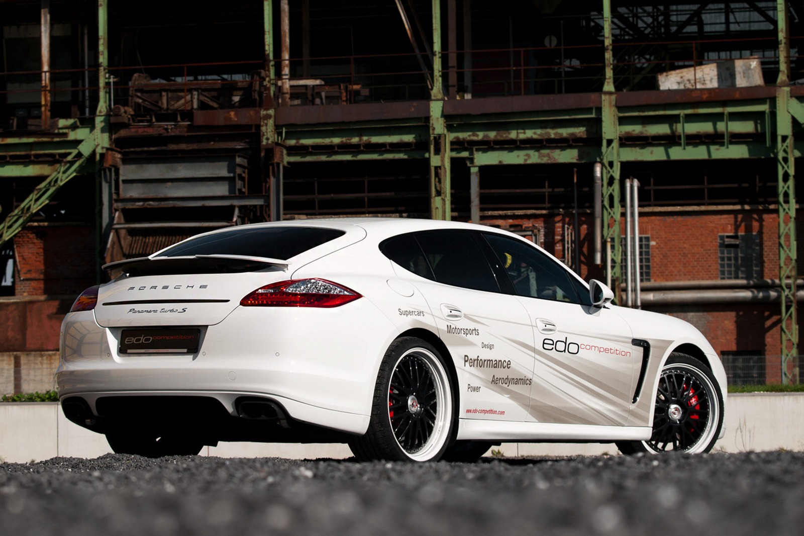 Velmi výkonné Porsche Panamera od Edo Competition 7