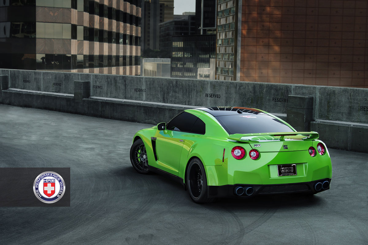 Nissan GT-R jako Green Hulk 8