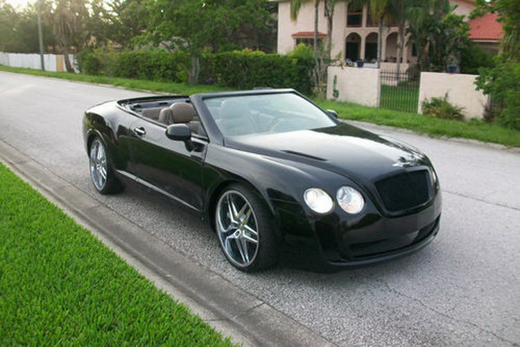 Chrysler Sebring převlečen za Bentley Continental 6