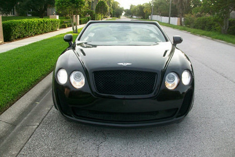 Chrysler Sebring převlečen za Bentley Continental 7