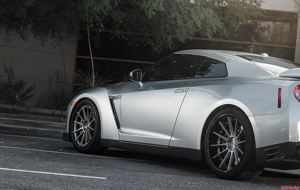 Nissan GT-R prodělal pár zlepšení u Vivid Racing 7