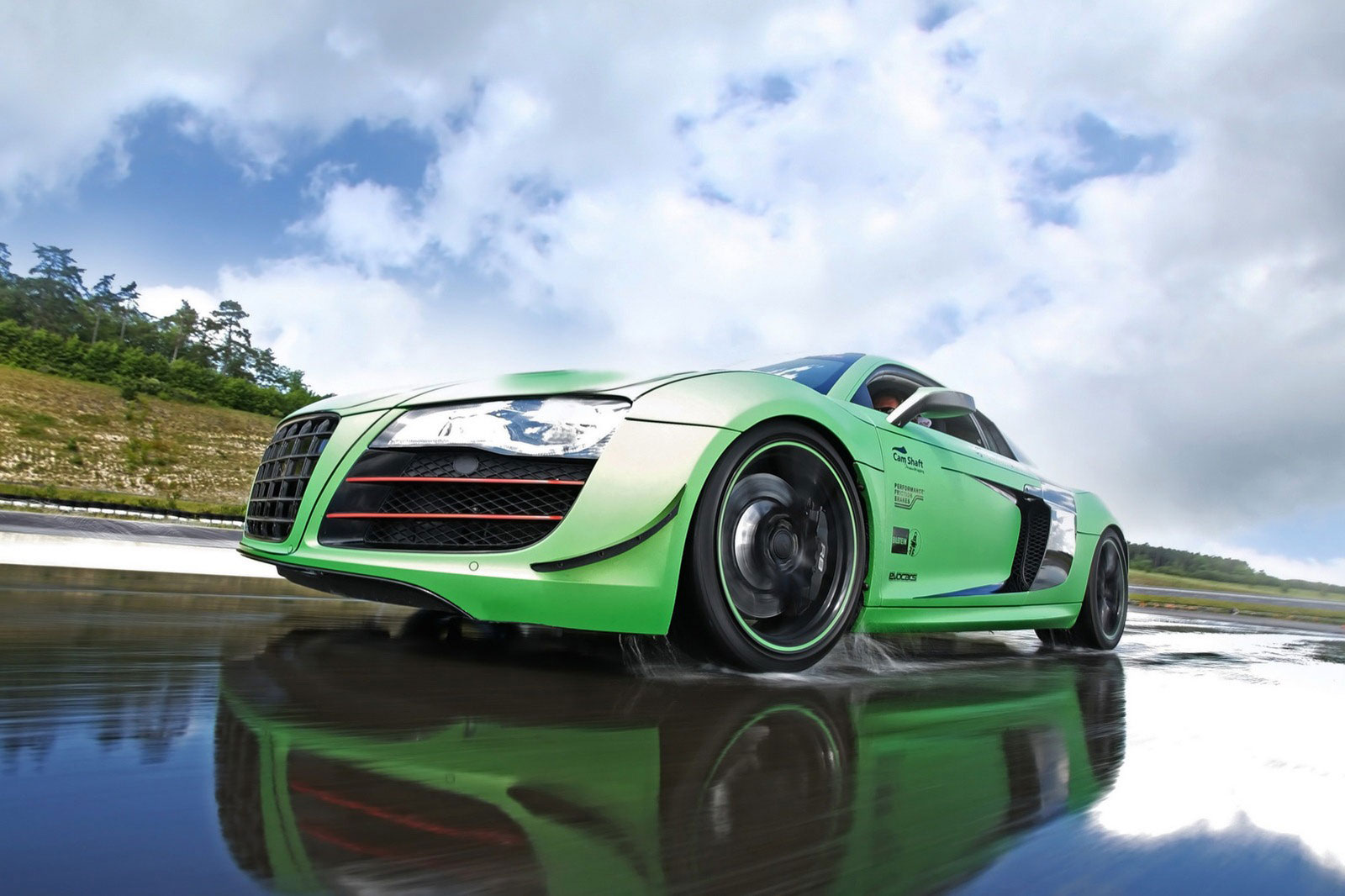 Zelené Audi R8 od německých tunerů Racing One 3