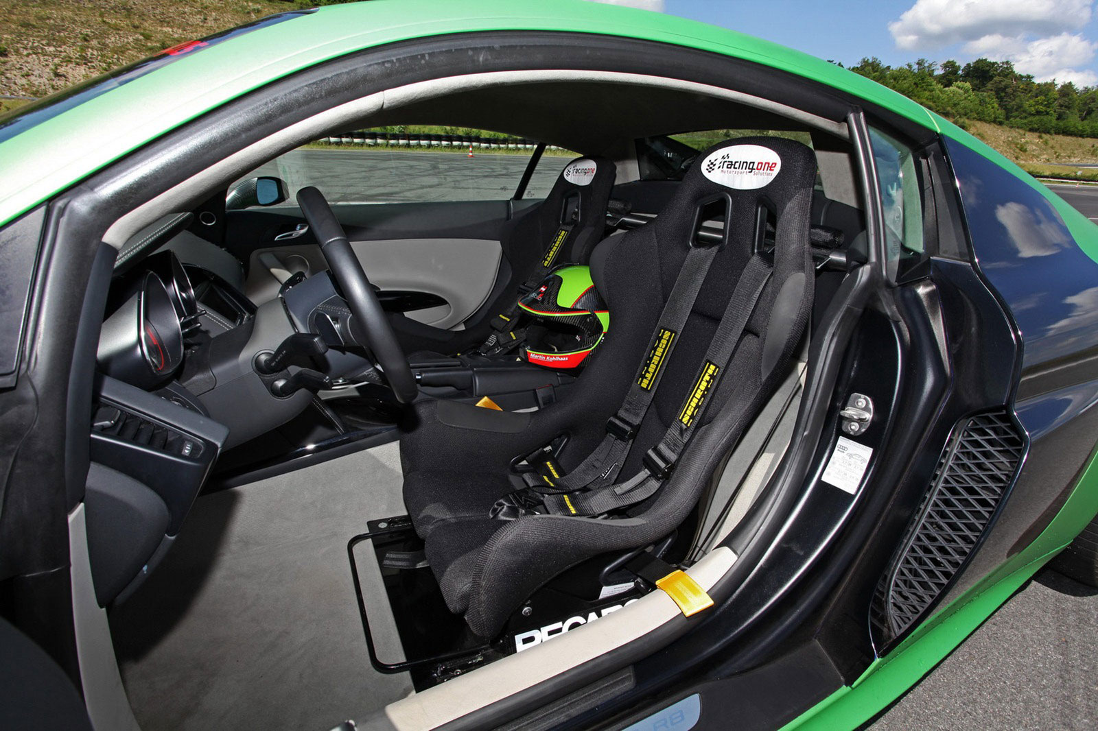 Zelené Audi R8 od německých tunerů Racing One 9