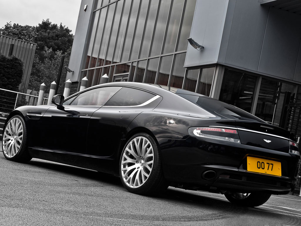 Project Kahn představuje elegantní Aston Martin Rapide 2