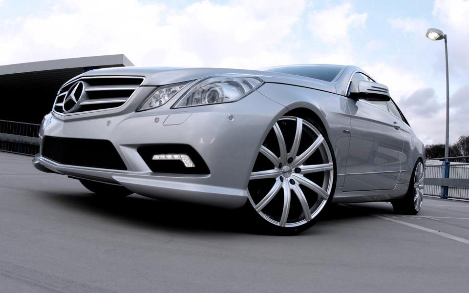 Wheelsandmore lehce vylepšili Mercedes-Benz E Coupe 6
