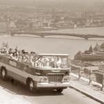Historické autobusy v cabrio verzi