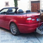 BMW M3 kabriolet se stojanem pro vozík
