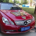 Čínský tuzing na novém Mercedesu-Benz E 300 Cabrio