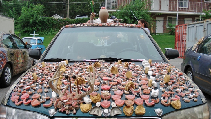 meet-chewbaru-a-subaru-covered-in-70-pounds-of-dentures-that-will-creep-you-out_2