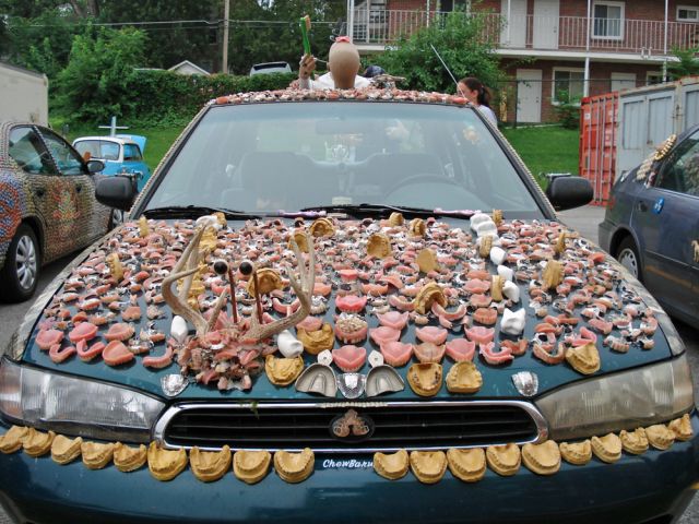 meet-chewbaru-a-subaru-covered-in-70-pounds-of-dentures-that-will-creep-you-out_3
