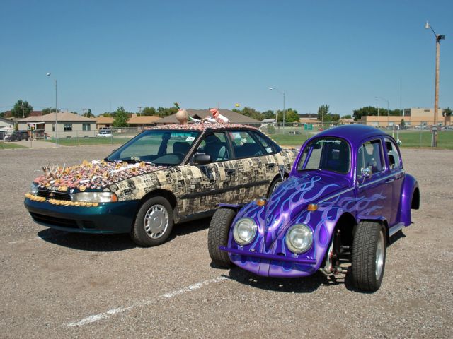 meet-chewbaru-a-subaru-covered-in-70-pounds-of-dentures-that-will-creep-you-out_5