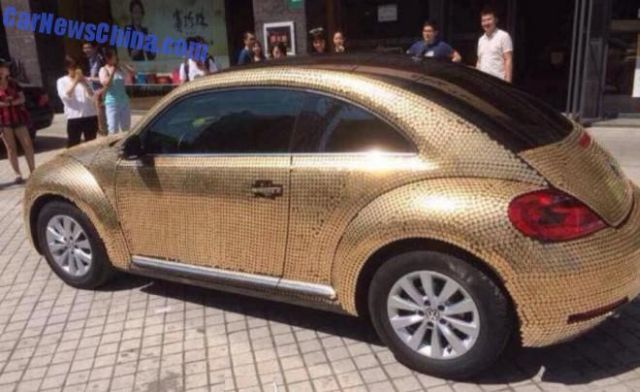 china-volkswagen-beetle-covered-in-coins-is-so-money_3