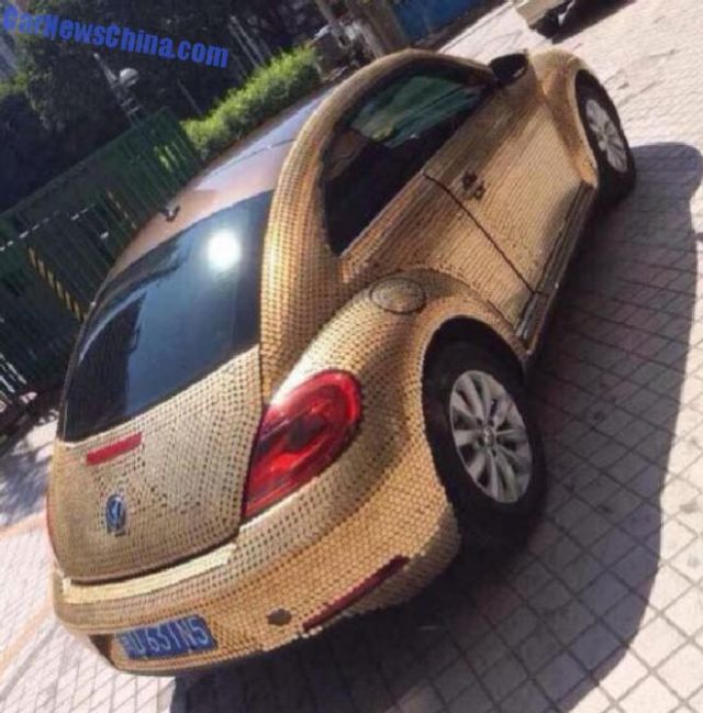 china-volkswagen-beetle-covered-in-coins-is-so-money_4