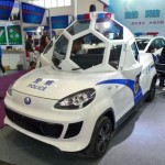 Čínský policejní vůz s podivnou kabinou