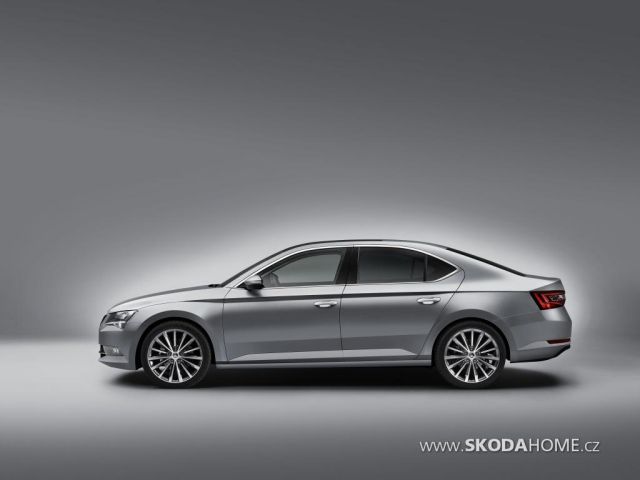 first-official-photo-of-2015-skoda-superb-leaked_4