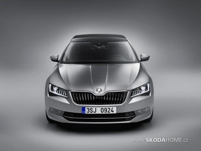 first-official-photo-of-2015-skoda-superb-leaked_6