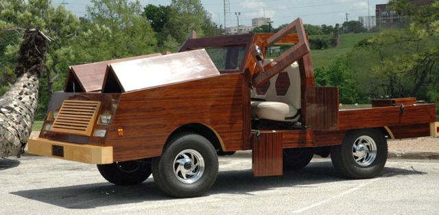 carpenter-builds-stunning-futuristic-cars-out-of-wood-video_1